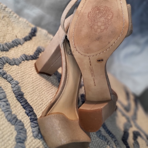 Vince Camuto size 9.5 M - Picture 3 of 3